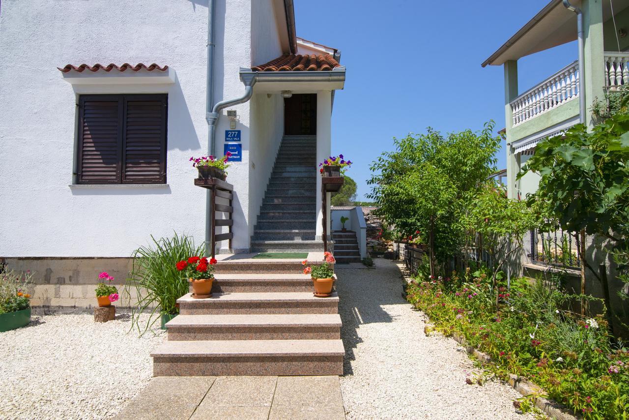 Apartment Maja Stinjan Exterior photo